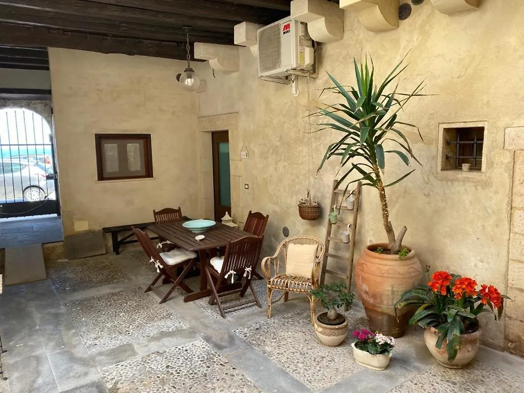 Casetta Anatoli Syracuse